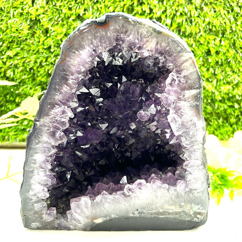 Amethyst Geodes in Extra AAA Quality from Brazil