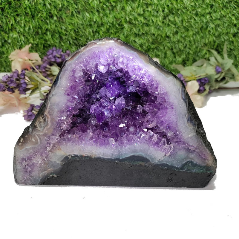 Amethyst Geodes in Extra AAA Quality from Brazil