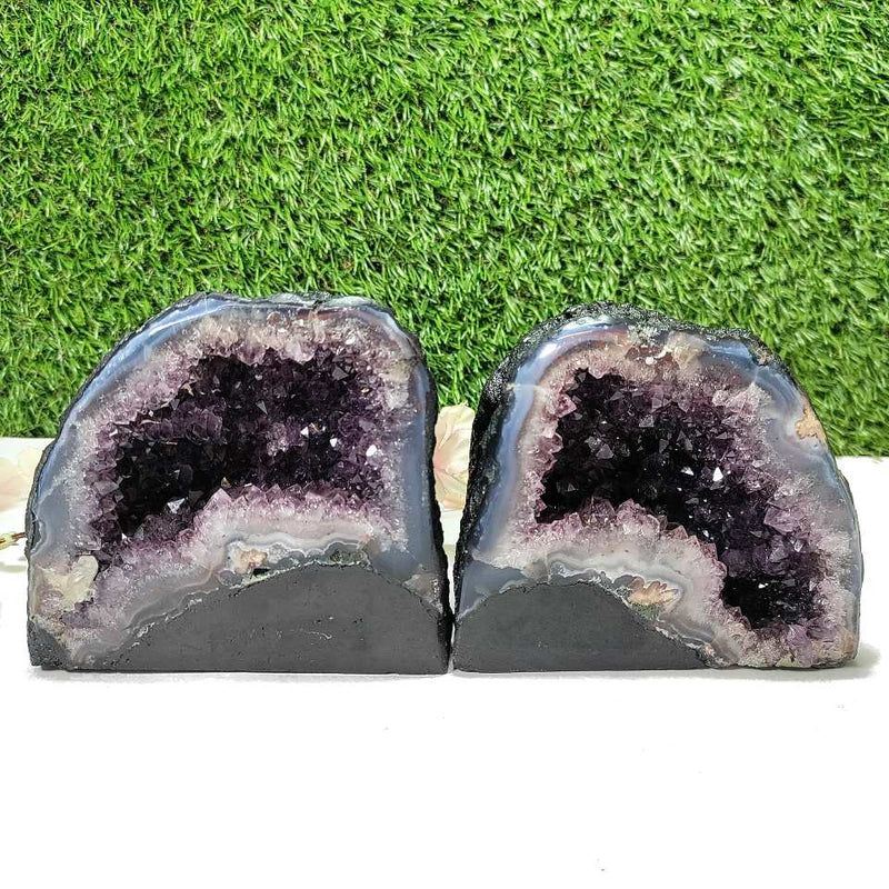 Amethyst Geodes in Extra AAA Quality from Brazil