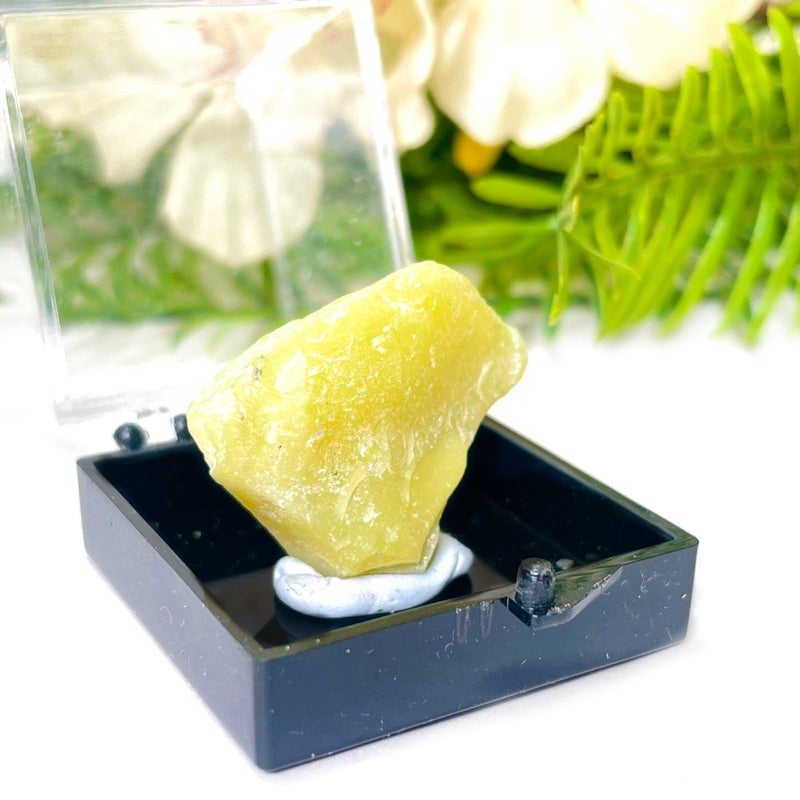 Lemon Quartz Mineral Specimen (Madagascar)