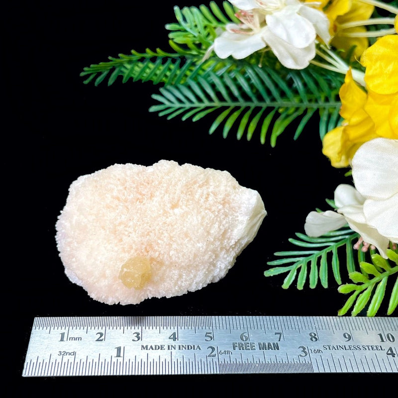 Yellow Calcite on Mordenite Fibrous Clusters (Universal Power)