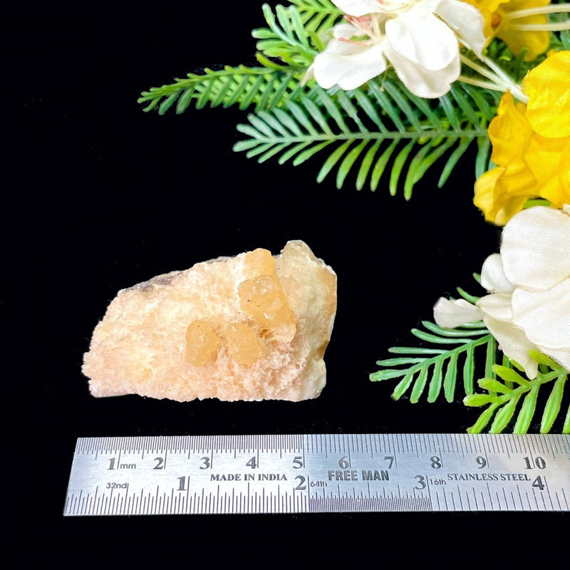 Yellow Calcite on Mordenite Fibrous Clusters (Universal Power)