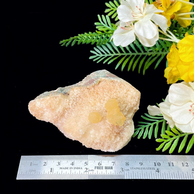 Yellow Calcite on Mordenite Fibrous Clusters (Universal Power)