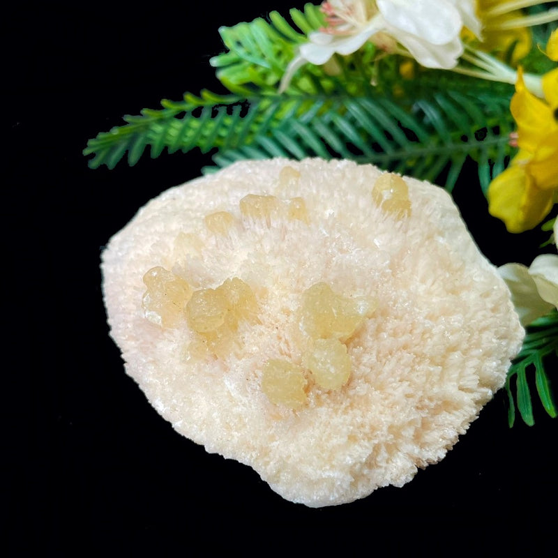 Yellow Calcite on Mordenite Fibrous Clusters (Universal Power)