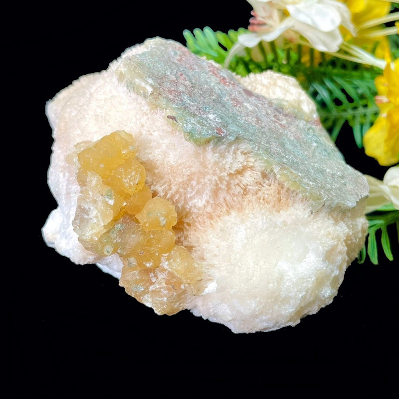 Yellow Calcite on Mordenite Fibrous Clusters (Universal Power)