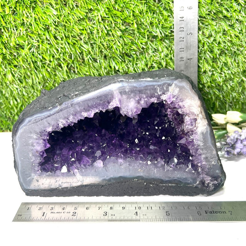 Amethyst Geodes in Extra AAA Quality from Brazil