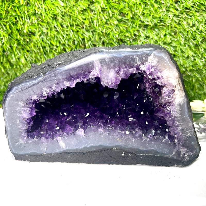 Amethyst Geodes in Extra AAA Quality from Brazil