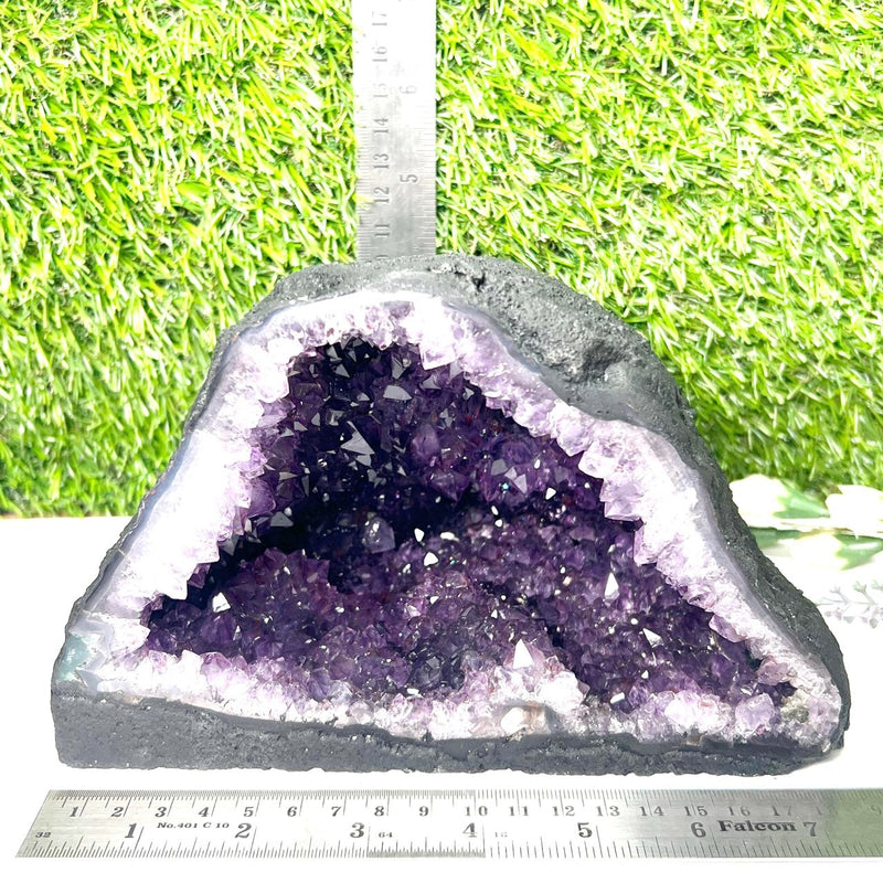 Amethyst Geodes in Extra AAA Quality from Brazil