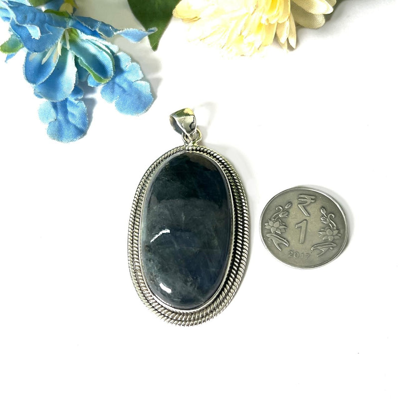 Labradorite Premium Collection Pendants In Silver