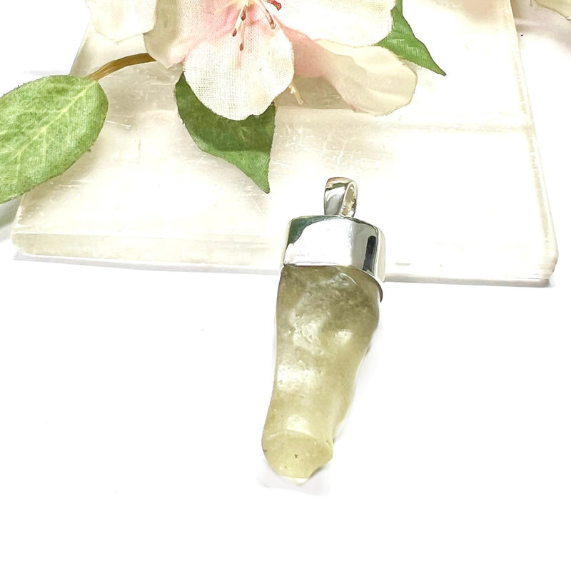 Libyan Desert Glass Rough Cap Pendant in Silver (Joy)