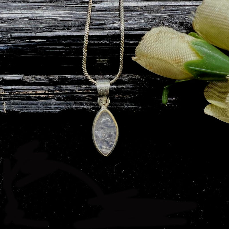 Moonstone Small Pendant in Silver (Balance Emotions)