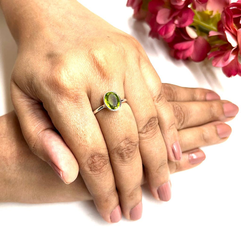 Peridot Adjustable Ring in Silver (1 pc)