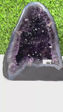Amethyst Geodes in Extra AAA Quality from Brazil