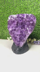 Open Geodes or Standing Clusters from Brazil