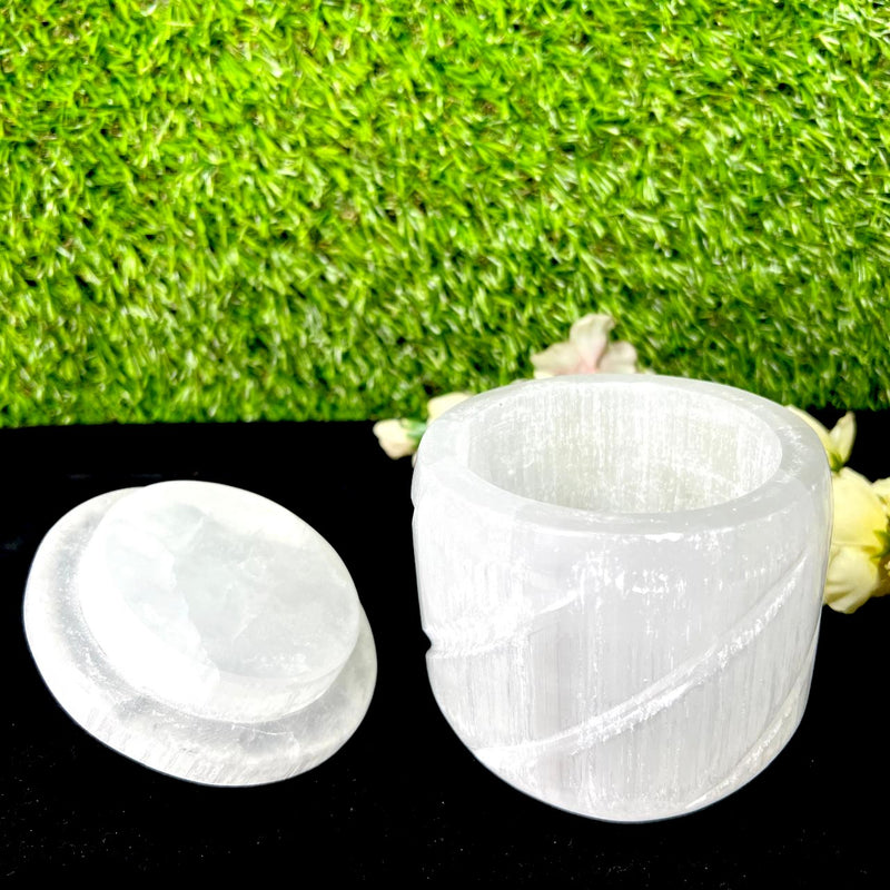 Selenite Round Box with Lid