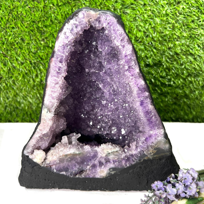 Small Amethyst Geodes AAA Quality (High Vibrations)