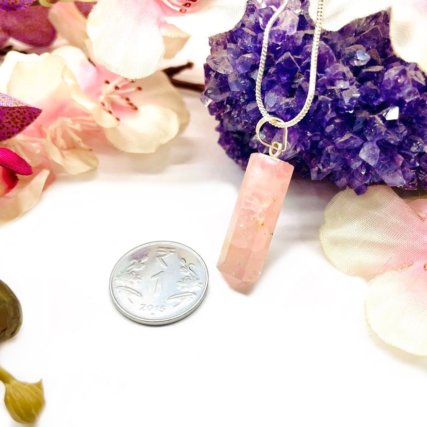 SUNNYCLUE 7pcs Healing Crystal Chakra Stone Gemstone Beads Amethyst Rose  Quartz with 7pcs Round Iron Spiral Bead Cage Pendants & 19inch Necklace  Reiki Energy Set : Amazon.in: Home & Kitchen