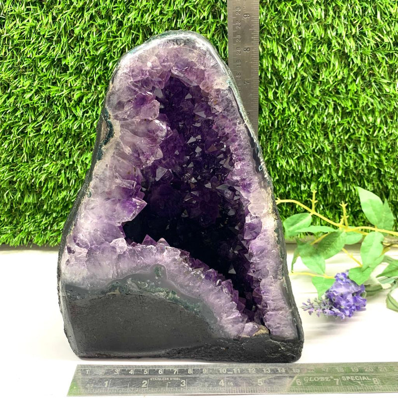 Small Amethyst Geodes AAA Quality (High Vibrations)