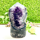 Open Geodes or Standing Clusters from Brazil