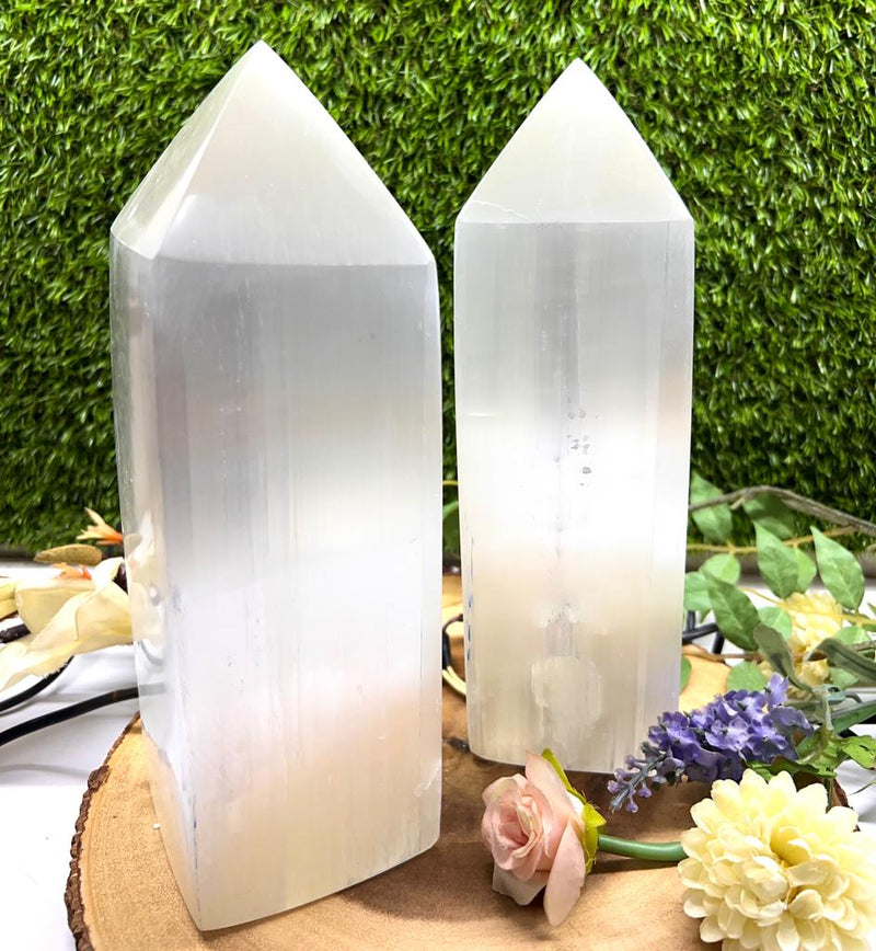 White Selenite Polished Lamp Four Sides with Pyramid Top